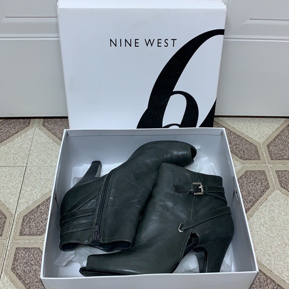 Grey Leather Nine West Peep Toe Booties - Picture 2 of 9